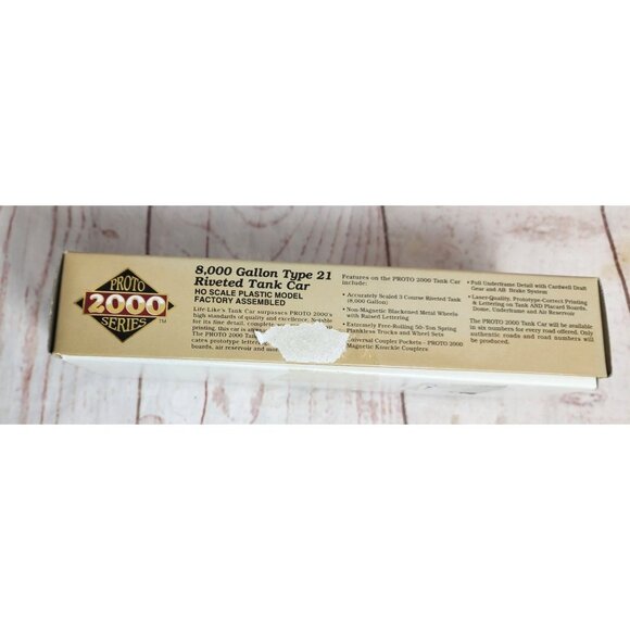 Proto 2000 Series 8,000 Gallon Type 21 Riveted Tank Car HO Scale Model Train - Picture 14 of 14